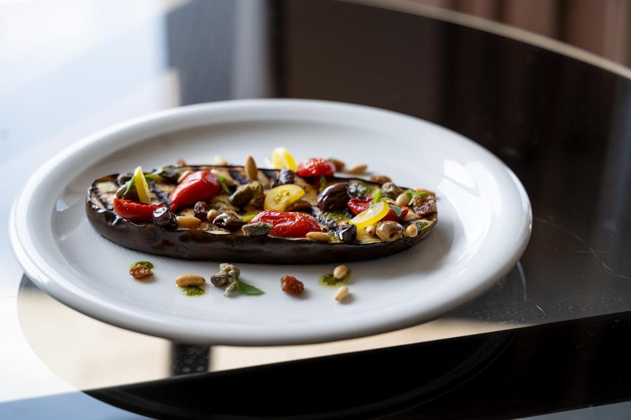 Grand Hotel Campione Campione dʼItalia Esterno foto Eggplant