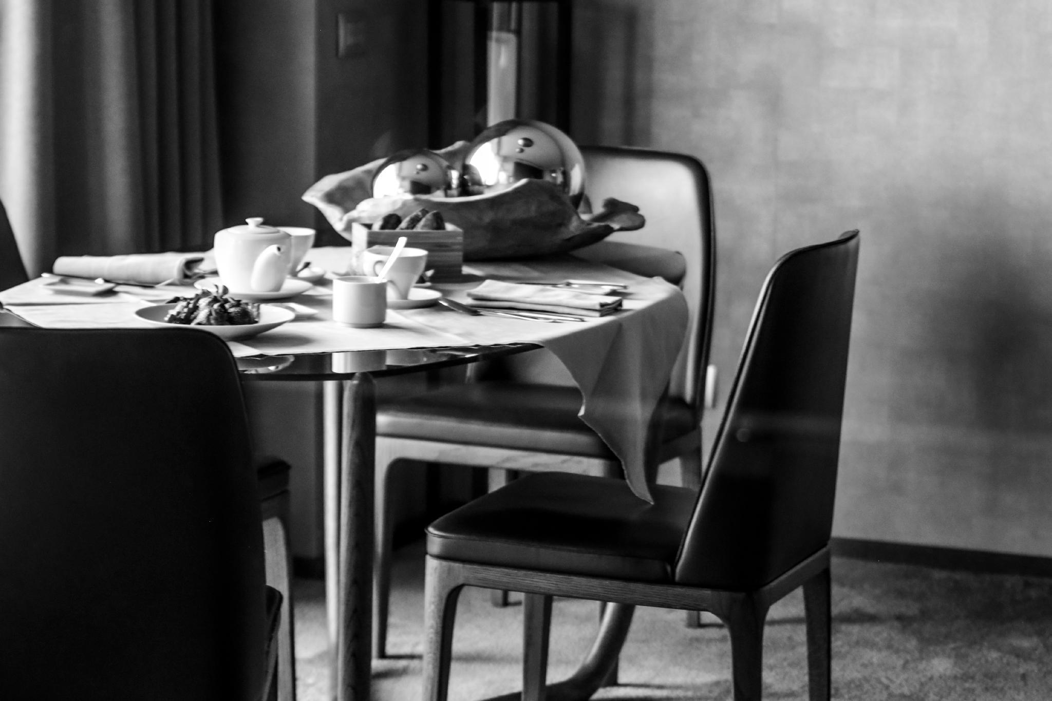 Grand Hotel Campione Campione dʼItalia Esterno foto A table set for a meal