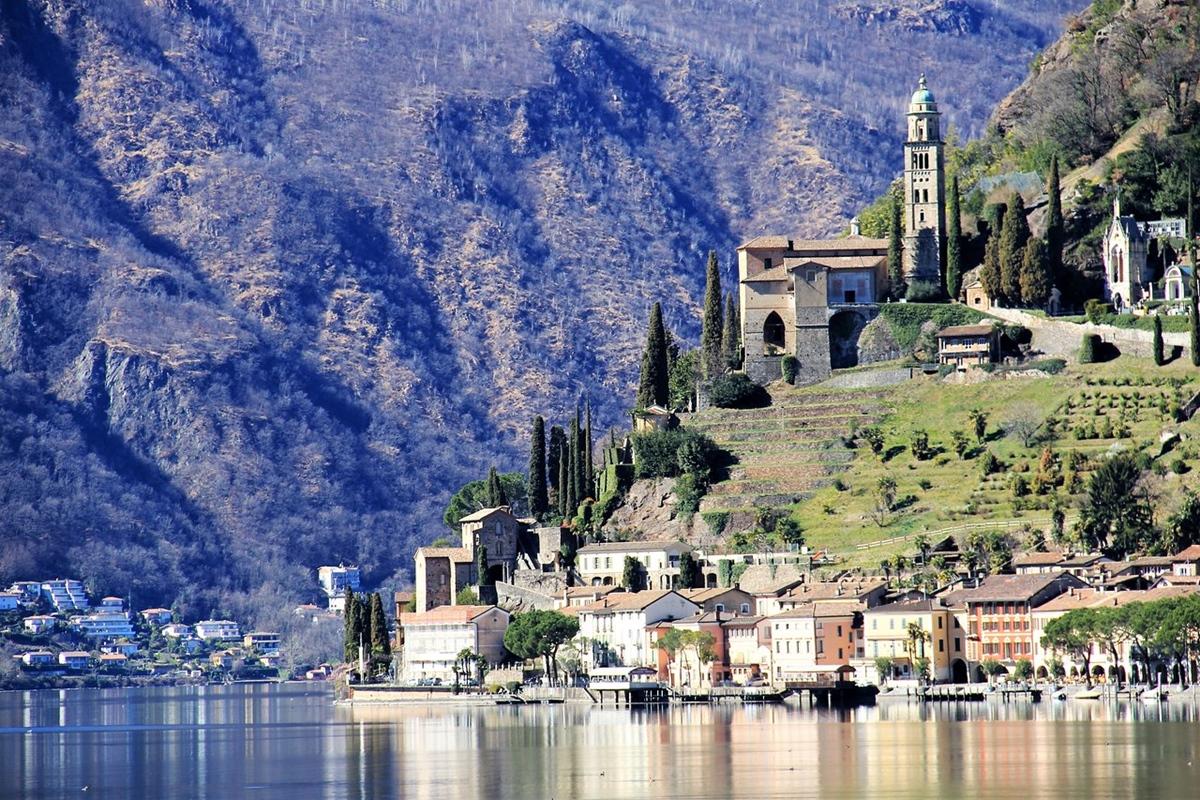 Grand Hotel Campione Campione dʼItalia Esterno foto The village of Iseo