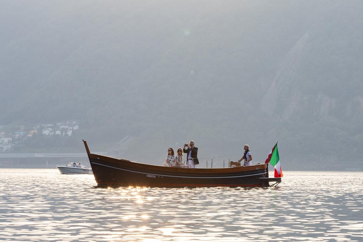 Grand Hotel Campione Campione dʼItalia Esterno foto A gondola on Lake Como