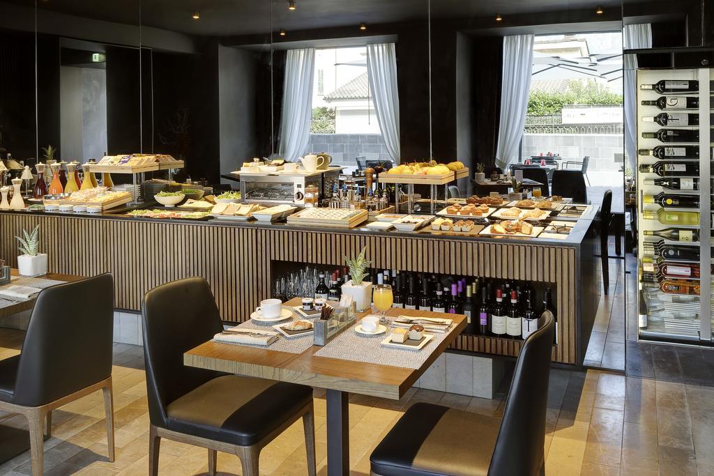 Grand Hotel Campione Campione dʼItalia Esterno foto The restaurant